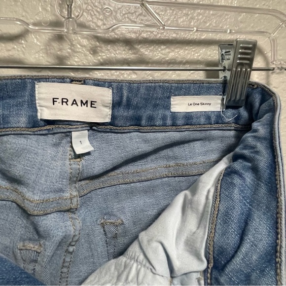 Frame Le One Skinny in Light Caspio Size 1 - Picture 5 of 6